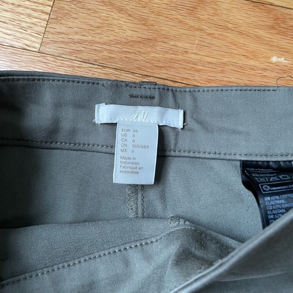 H&M Dress Pant cropped Sage Green - Picture 2 of 4